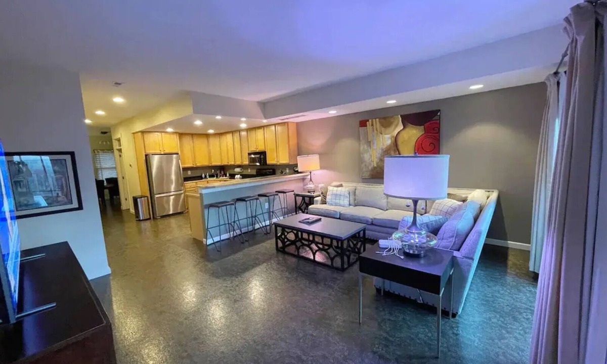Highlands Condo | Swanky 2 LEVEL CONDO WALK TO ALL in The Highlands!