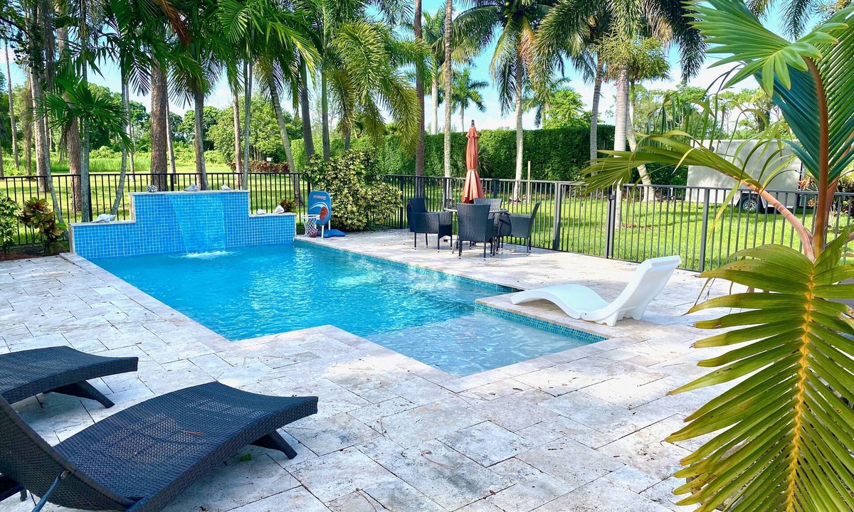 Lake Worth House | Swans Nest West - Modern & Private, Heated Pool, 3 Brm