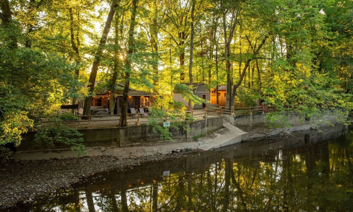 Jonestown Cabin | Swatara River Front Stay