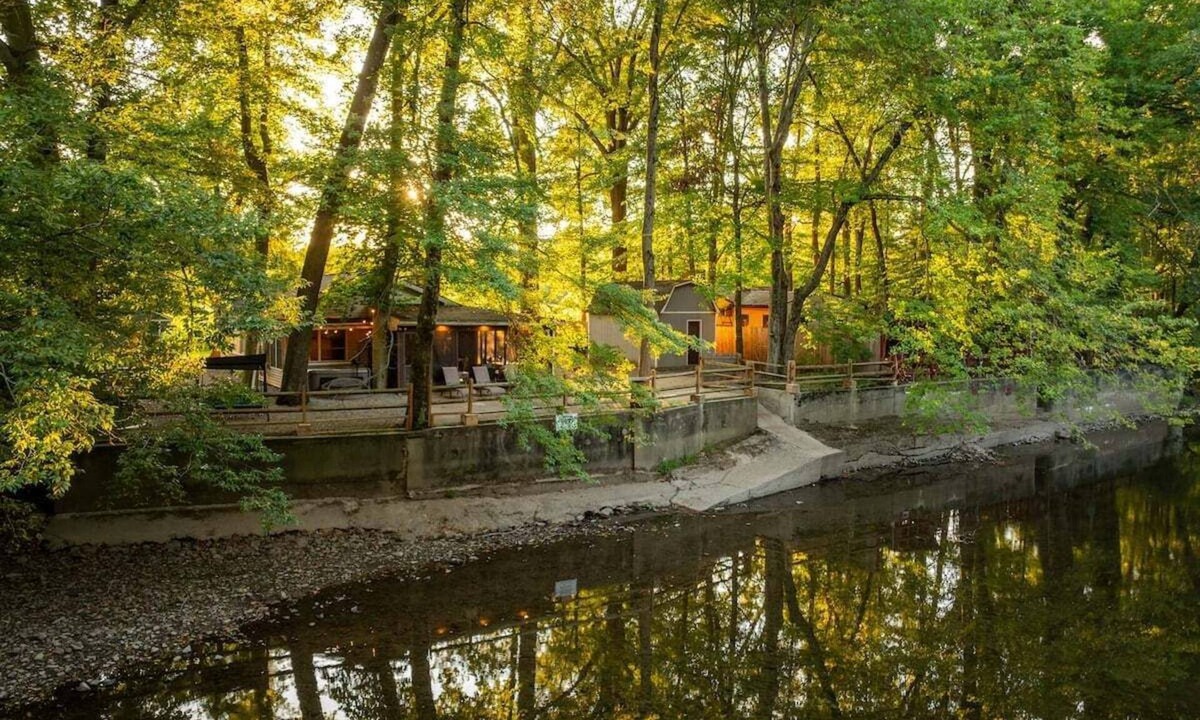 Ono House | Swatara River Front Stay