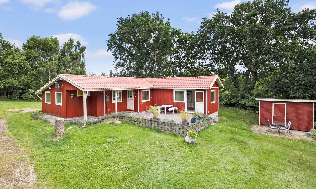 Hornsved House | Swedish inspired w lovely forrest as neighbor