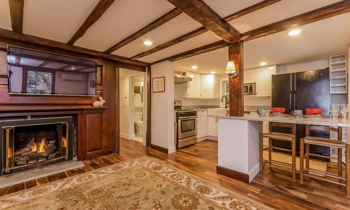 Marblehead Apartment | Sweeping Harbor Views, Private Deck, Historic District, Walk To Everything!