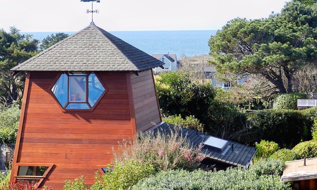 Mendocino Apartment | Sweeping ocean views nestled in exquisite private garden