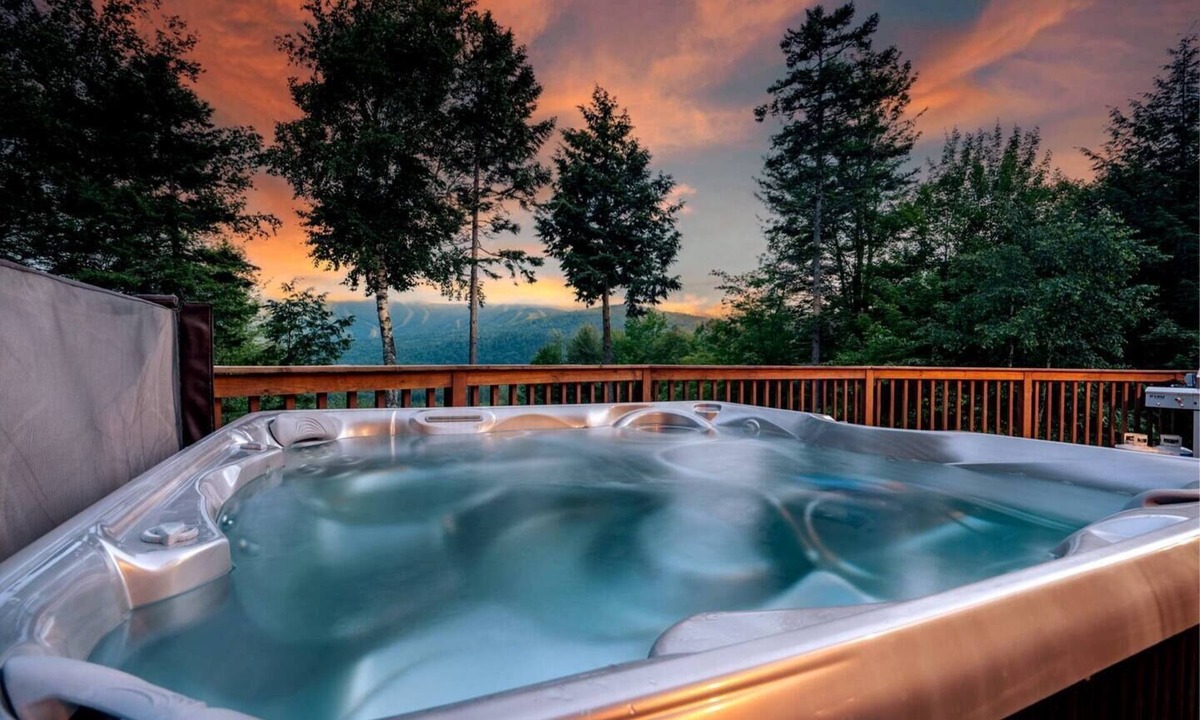 Newry Ski Chalet | Sweeping Sunday River VIEWS! Hottub! Game Room!