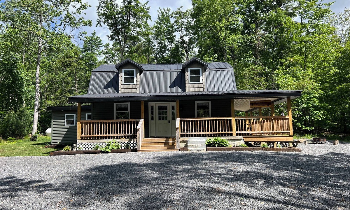 Swengel Cabin | Sweet Fern Cottage, enjoy the seclusion and peace of the Appalachian Mountains.