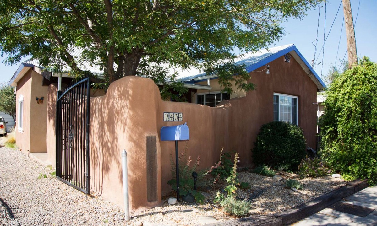 Los Duranes House | Sweet Historic Adobe Home in Old Town Area