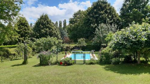 Parigne-le-Polin Bed & Breakfast | Sweet home, 15 mn from the 24h Le Mans circuit with swimming pool - Breakfast included