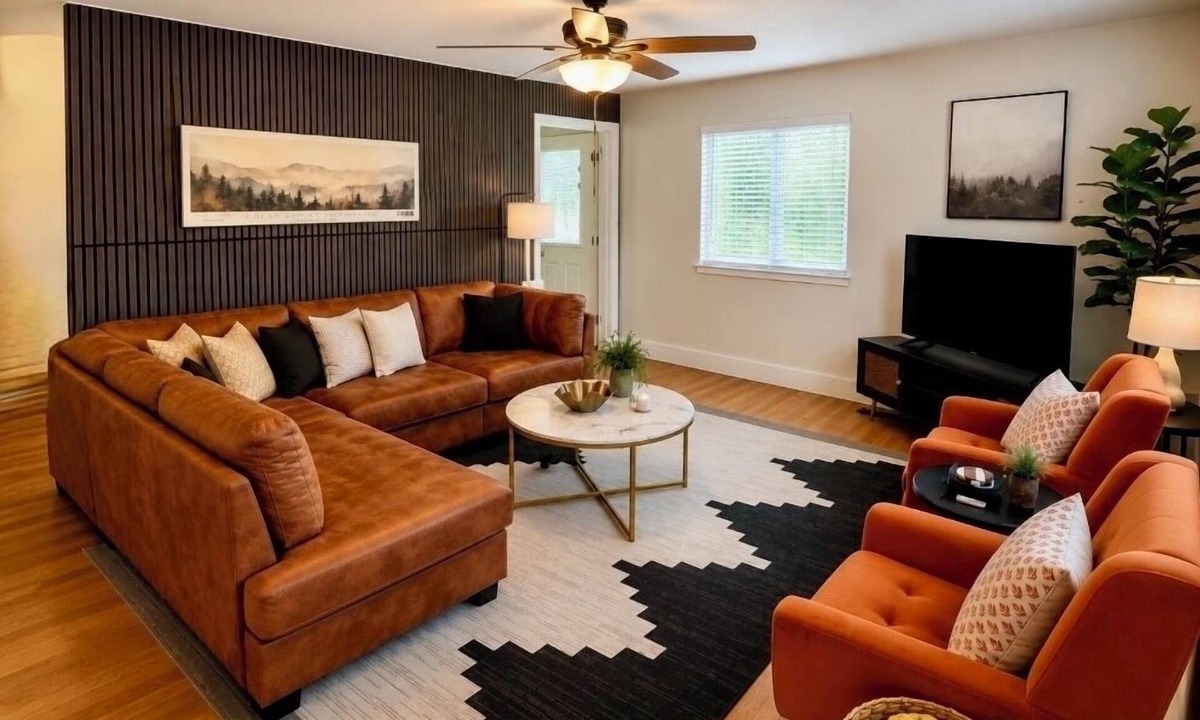 Knoxville House | Sweet Home Knox-7 min. to UT Stadium & Downtown. Pet friendly/Fenced yard.