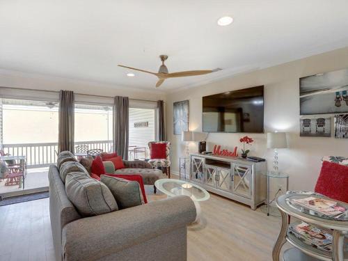 Tybee Island House | Sweet Location with Sophistication