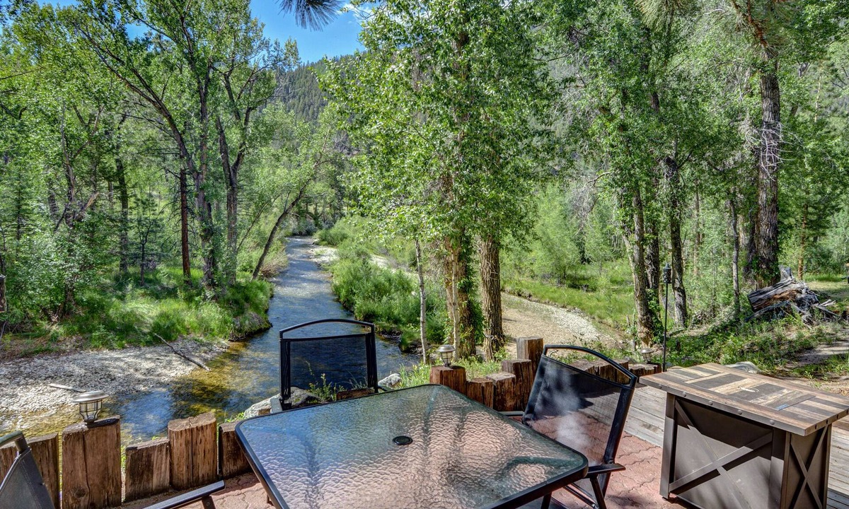 Nathrop Cabin | Sweet Log Cabin an ole time cabin on the banks of Chalk Creek!
