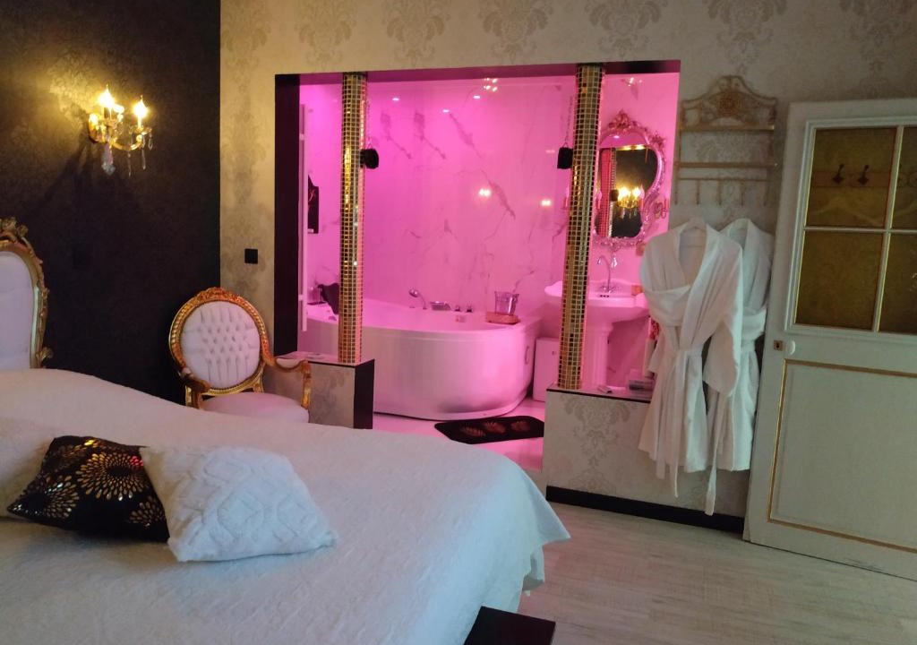 Briey Hotel | Sweet Love,Love Hôtel