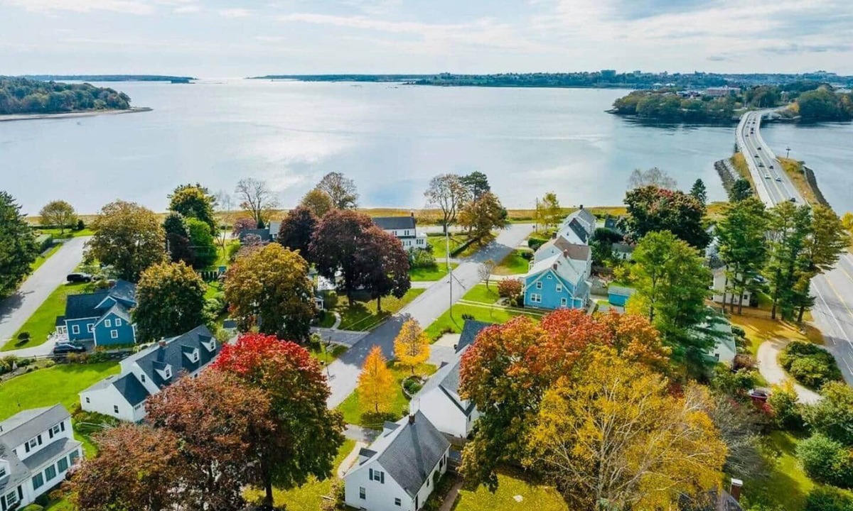 Portland House | Sweet Seaside Cottage!