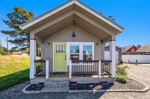 Seaview House | Sweet Seaview Home: Near Beach & Trailhead!