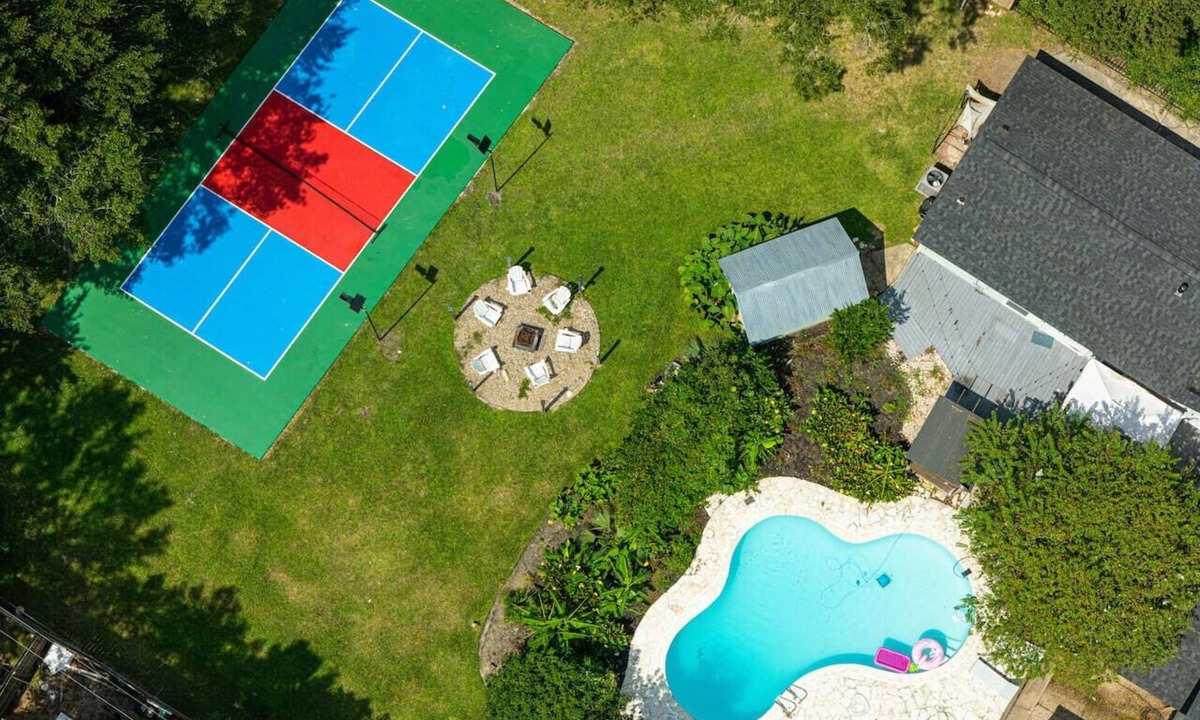 Houston House | Sweet Spring Vacation - Pickleball, Billiards, Pool