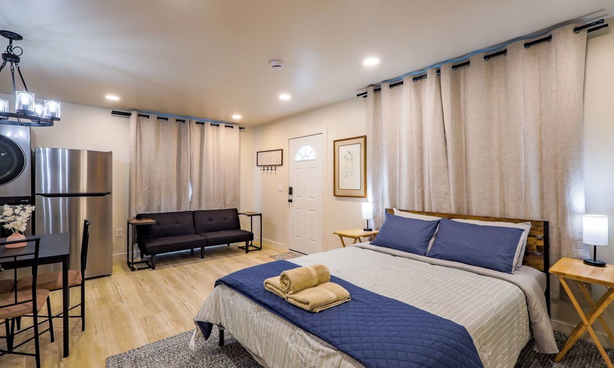 South Tabor Apartment | Sweet Suite - Private Studio