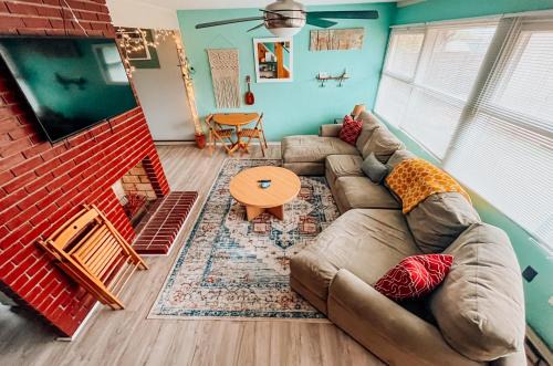 Greensboro House | Sweet Sunny Summit House
