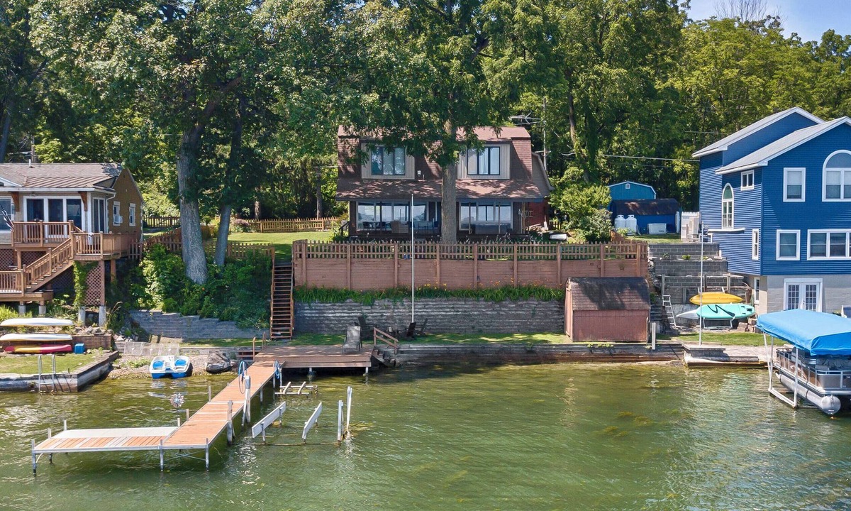 Seneca Falls Cottage | Sweet Water: Cayuga Lakefront Charm & Hot Tub!