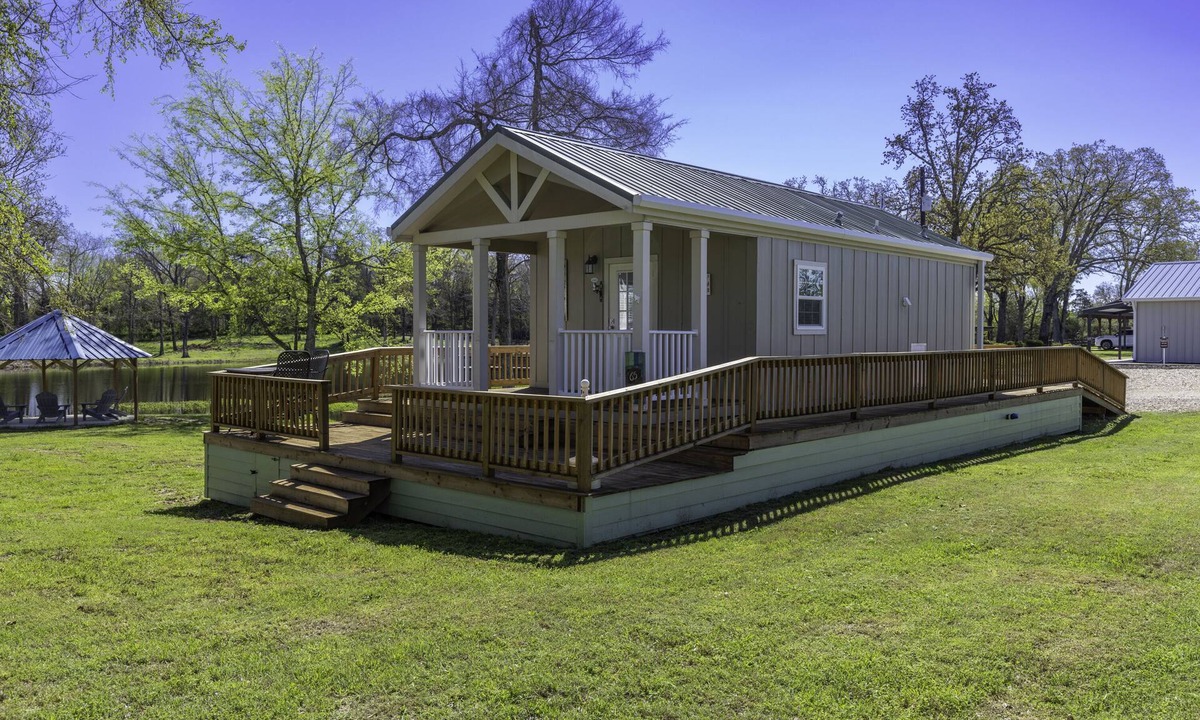 Emory House | SweetDove Stays- Cabin; w/Stocked Lake, Secure Parking