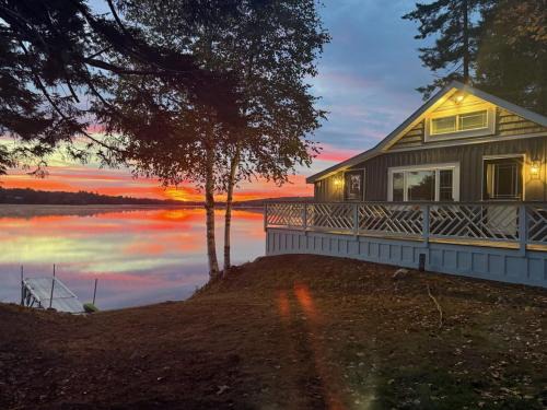 Baileyville House | Sweetwater Lane on Pleasant Lake