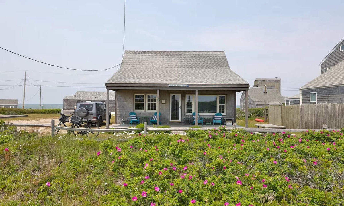 Madaket Cottage | Swept Away - Madaket Beachfront