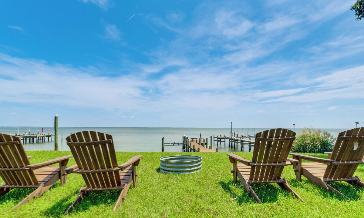 Hague House | Swim, Fish & Explore! Family Hague Haven w/Dock