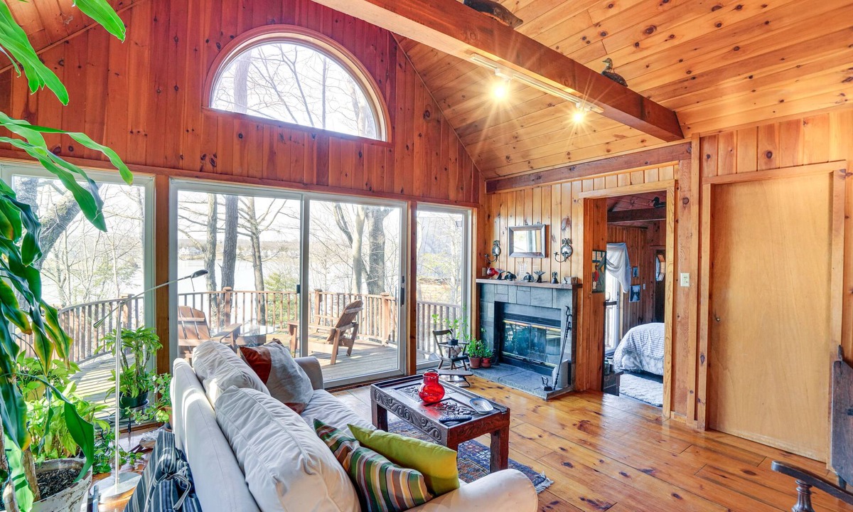 Athens Cabin | Swim, Fish & Explore! Lakefront Catskills Escape