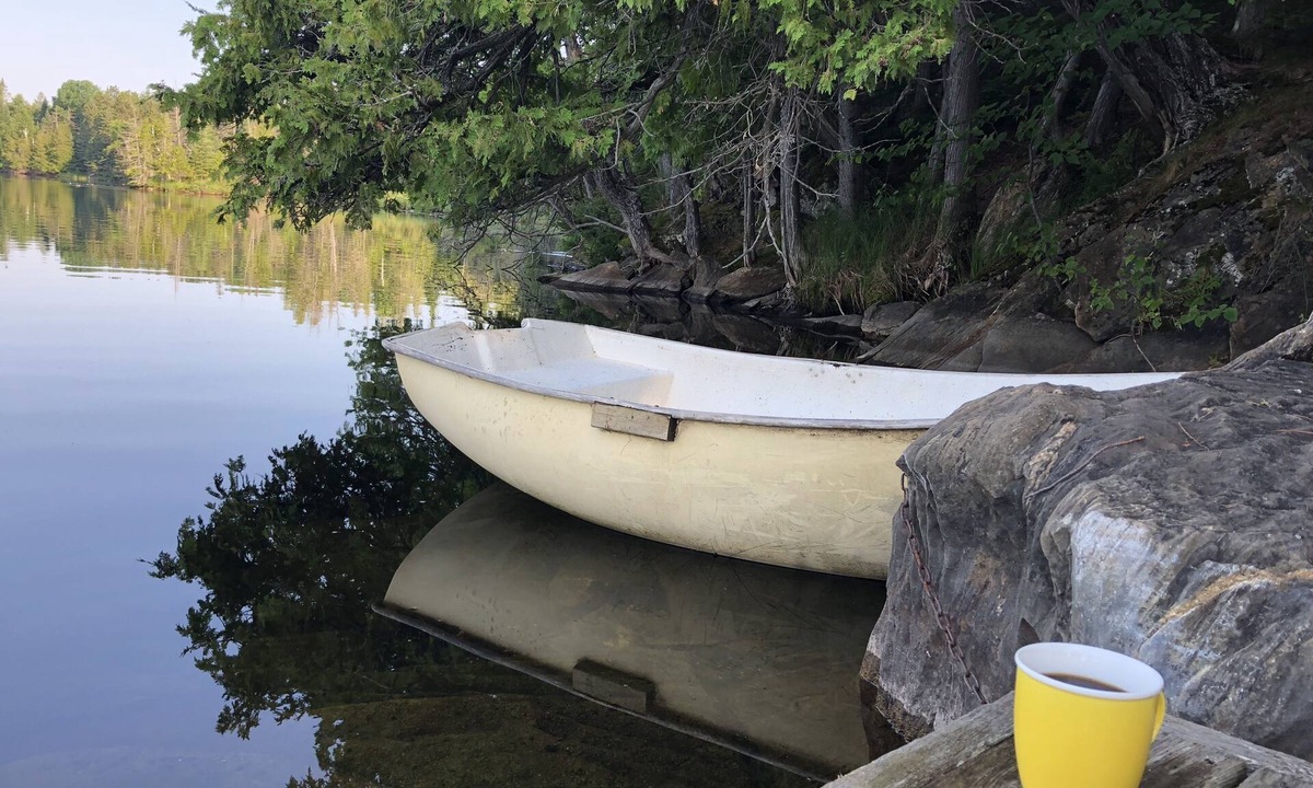 Ormsby Cabin | Swim, Play, Fish at this Beautiful, Private Cabin on the Lake.