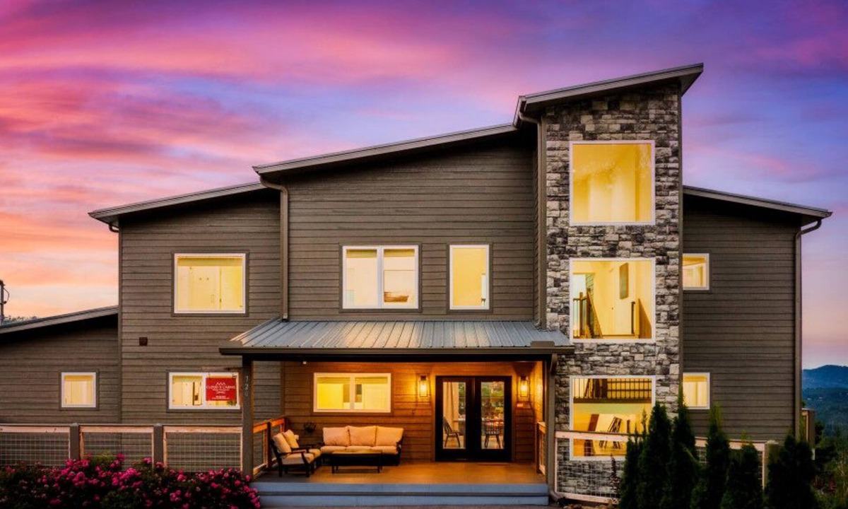 Chalet Village North Cabin | Swim Spa/Luxe Design/Views/GameRoom/Theater - Bear Bottom