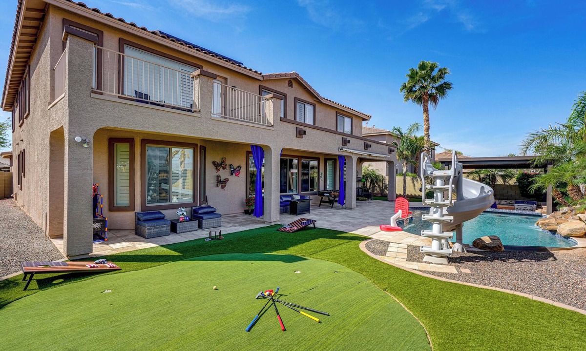 Palm Valley House | Swim-Up Bar & Games! Ultimate Goodyear Group Stay