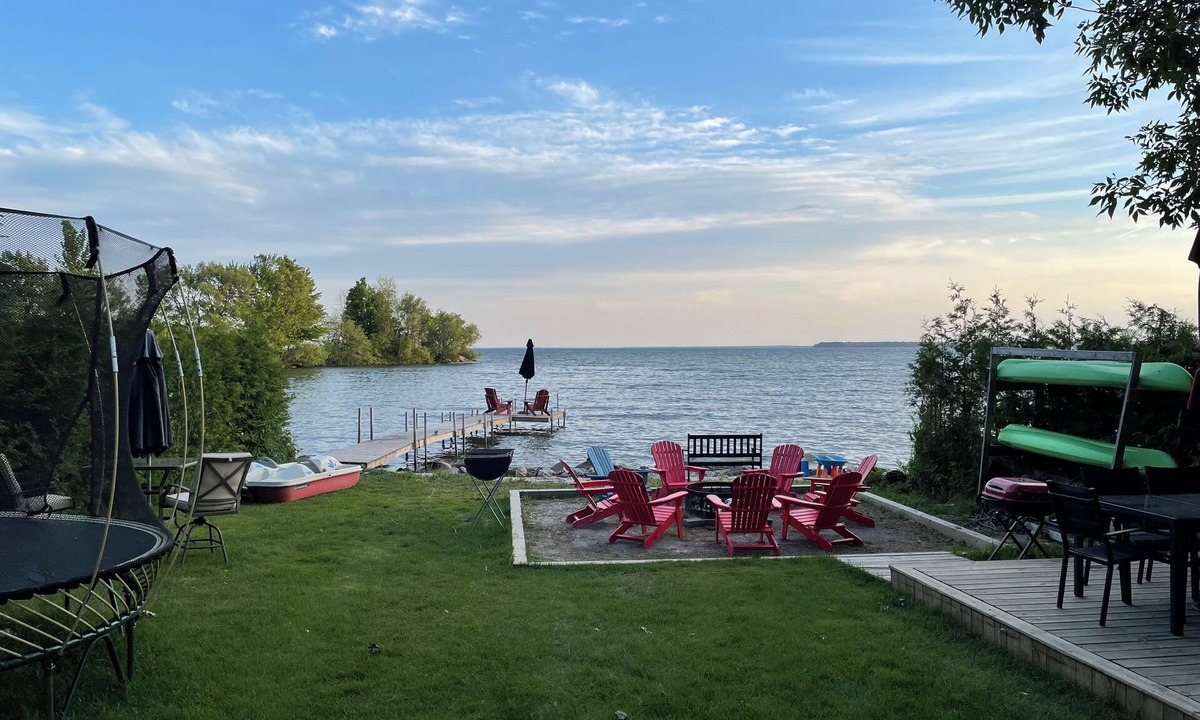 Woodville Cottage | Swing Bridge Cottage on Lake Simcoe - Waterfront