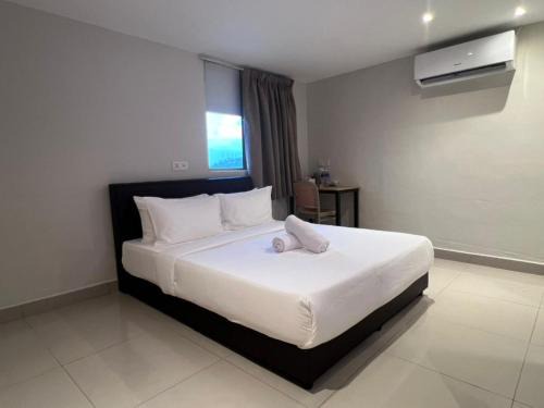 Kajang Hotel | Swing & Pillows - Kajang, Selangor