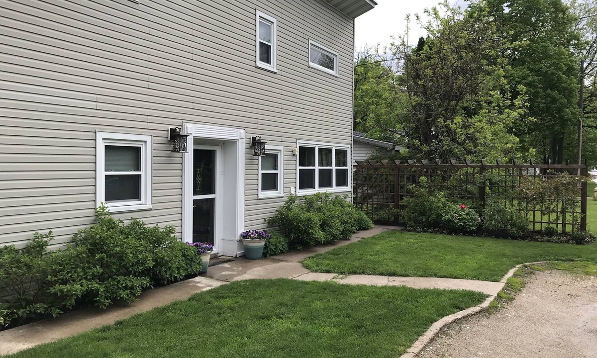 Iowa Falls House | Swinging Bridge Cottage