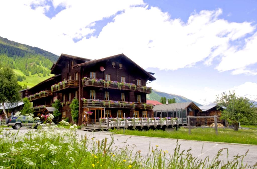 Gluringen Hotel | Swiss Lodge Joopi