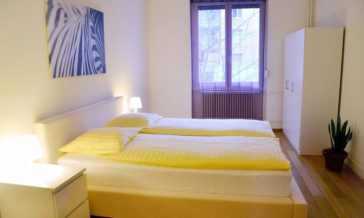 St. Johann Apartment | Swiss Star Landskronstrasse