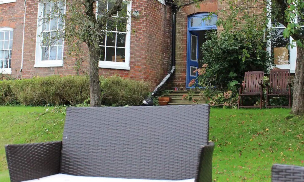 Reading Bed & Breakfast | Swollows House