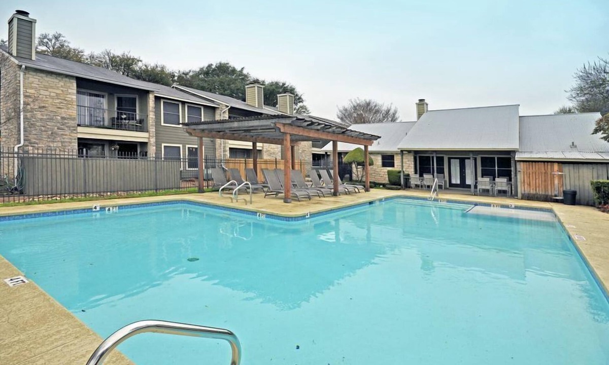 Anderson Mill Apartment | SXSW, FORMULA 1, ACL, WEDDINGS, VACATIONS, JUST FOR FUN