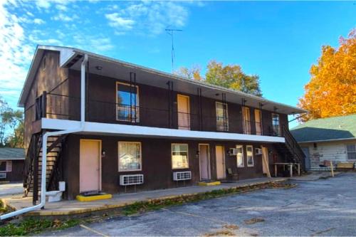 Havana Cabin | Sycamore Motel Havana Near Illinois River