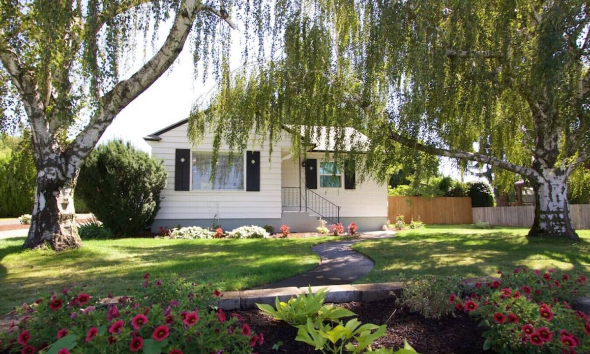 Walla Walla East House | Syvila`s Cottage · Syvila`s - Charming Updated Cottage