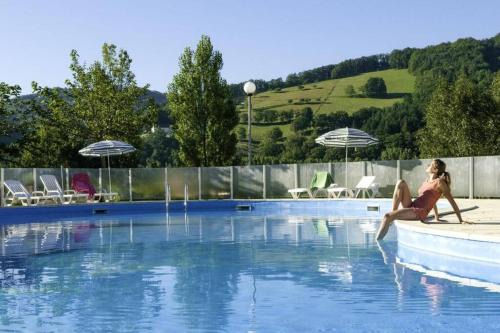 Saint-Geniez-d'Olt Apartment | T 2 Dans village vacances 3 * à Saint Geniez 2 piscines chauffée (43)
