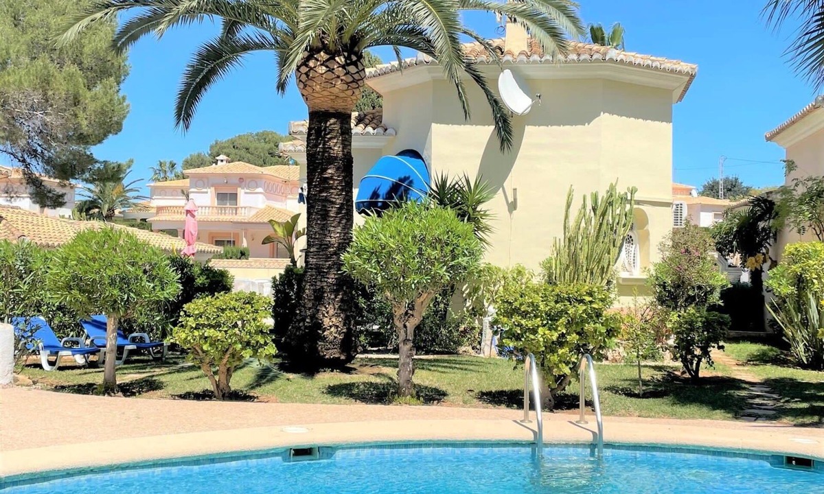 Denia House | T-4510 Beautiful, modern villa with communal pool
