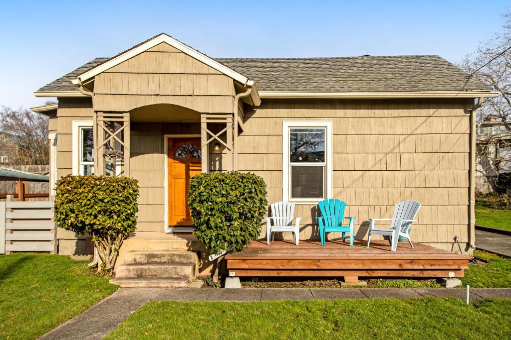 Bremerton House | T and B Cottage