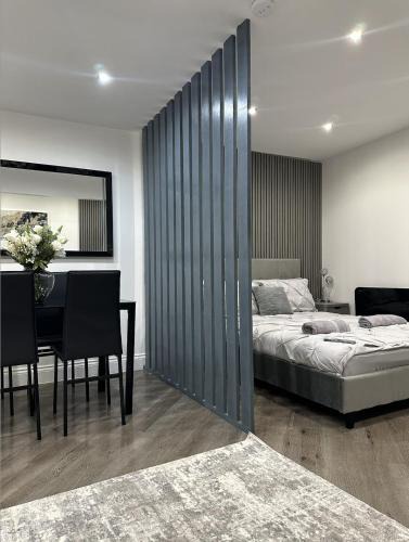 Mayesbrook Apartment | T and S