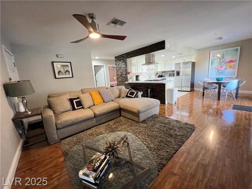Spring Valley Apartment | T-Designed to ENJOY!. Best Vacation