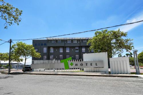 Kampung Alor Bangsa Hotel | T+ Hotel Sungai Korok