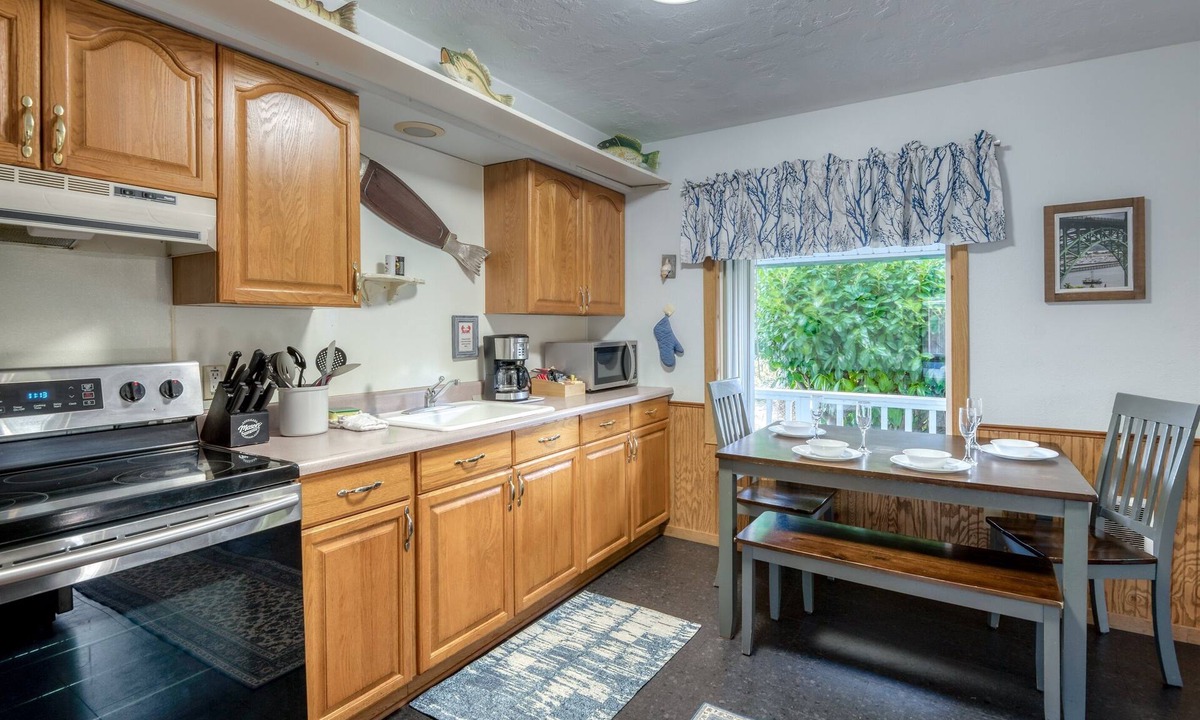 Depoe Bay Apartment | T01 - Anchor@ Trollers Lodge