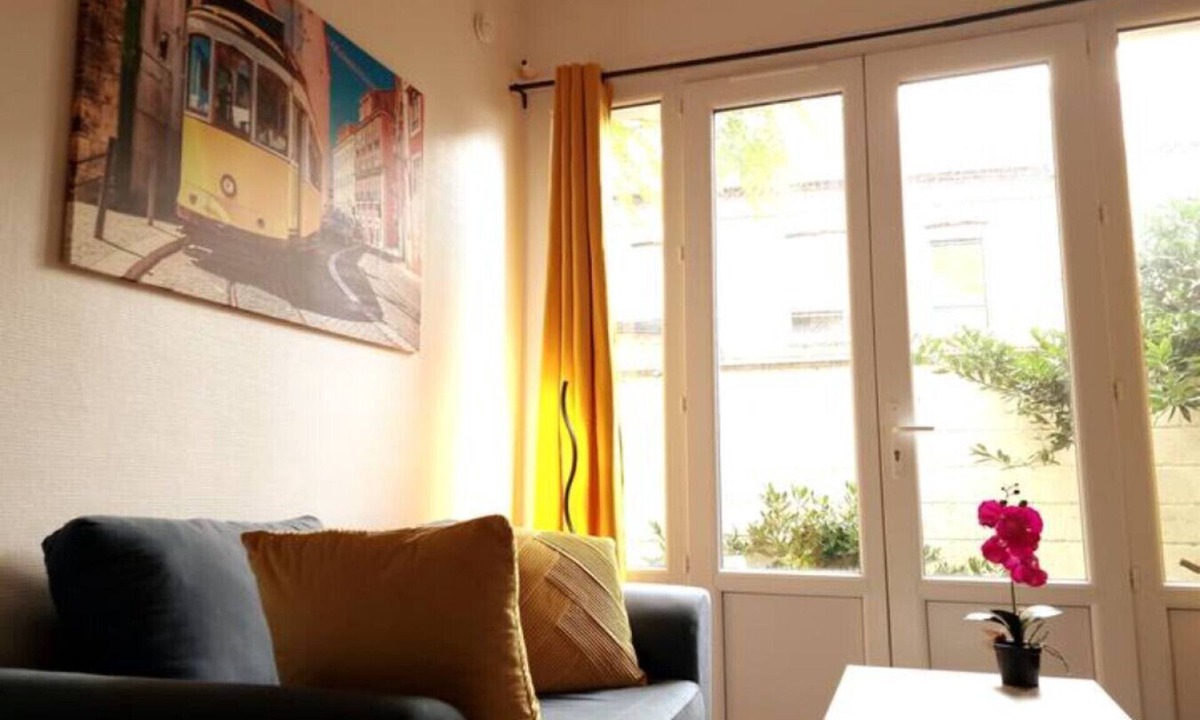 Evreux House | T1 Bright and Garden Hyper-Centre 5min station