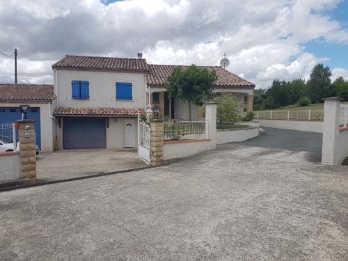 Realmont Apartment | T1 Dans Maison Au Calme