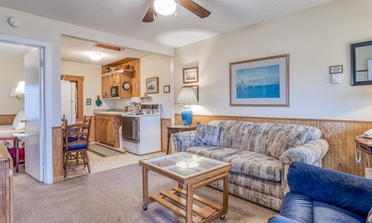 Depoe Bay Apartment | T10 - Skiff @ Trollers Lodge