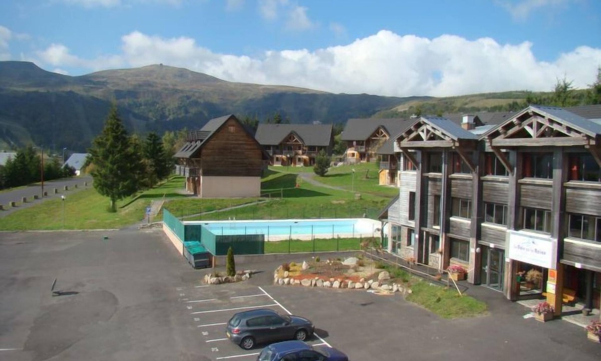 Besse-et-Saint-Anastaise Apartment | T2 4-6 pax by Interhome