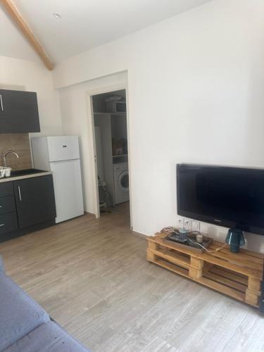 Rocbaron House | T2 avec spa en centre VAR